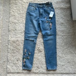 NWT MISSGUIDED Denim Riot Jeans US Size 4 Mom Jeans/High Rise